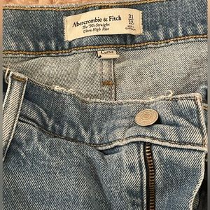 Abercrombie & Fitch Curve Love 90s Ultra High Rise Straight Jeans